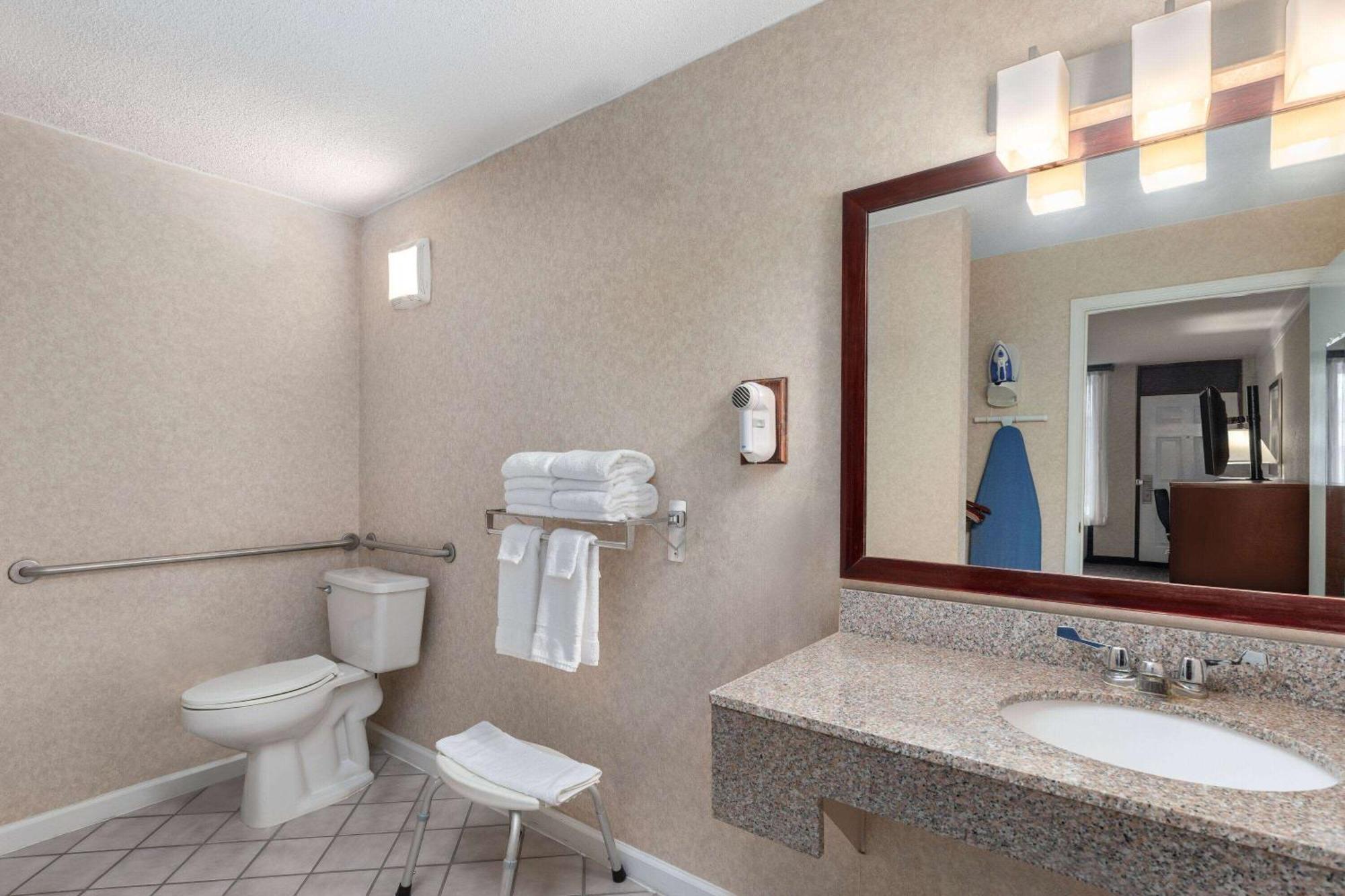 Days Inn By Wyndham Columbia Kentucky Exteriér fotografie